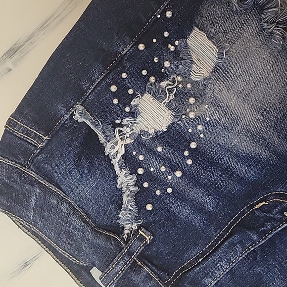 KanCan, Distressed Jean shorts - Picture 3 of 6